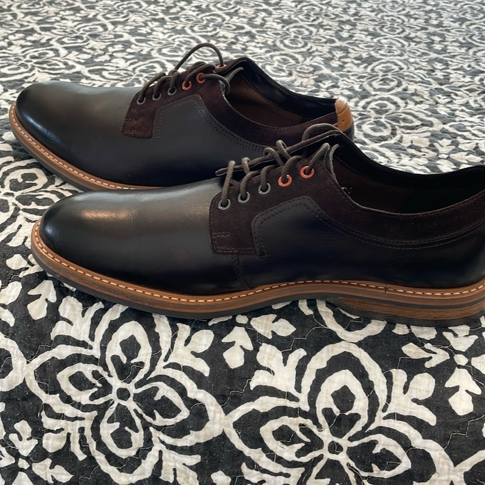 Men’s Dark Brown Leather and Suede Size 13 Clarks Lace-up with Tan Leather Trim